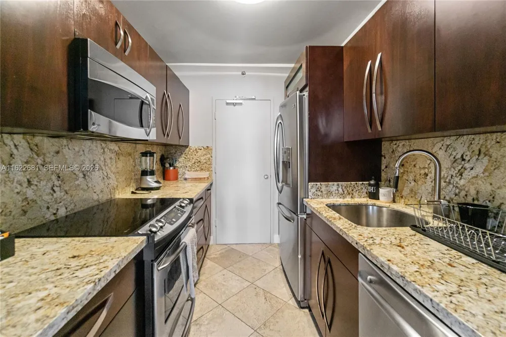 100 Lincoln Rd #1422 Miami Beach, FL 33139