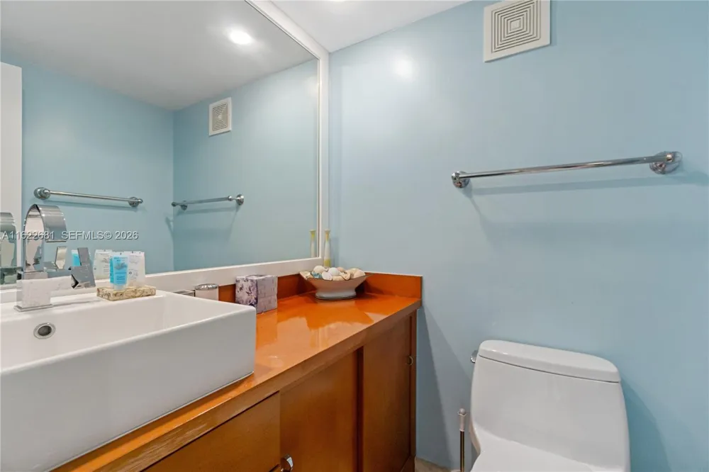 100 Lincoln Rd #1422 Miami Beach, FL 33139