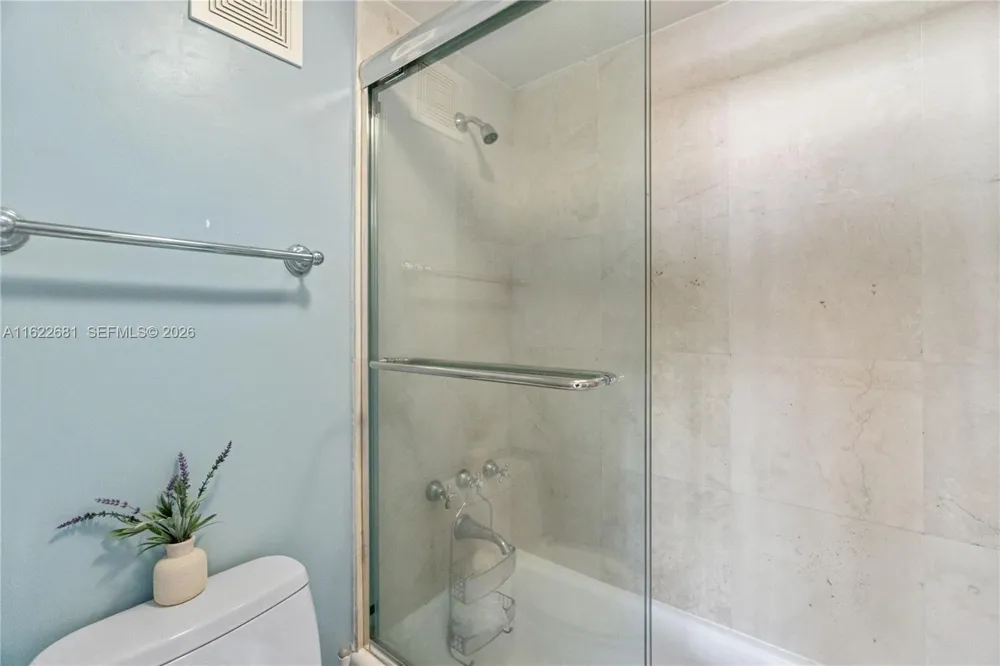 100 Lincoln Rd #1422 Miami Beach, FL 33139