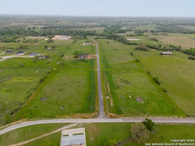 10270 Panther Creek Drive Iola, TX 77861
