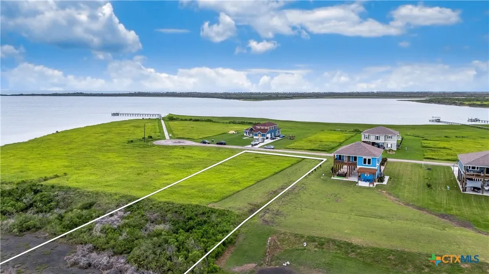 37 Bay Point Drive Port Lavaca, TX 77979