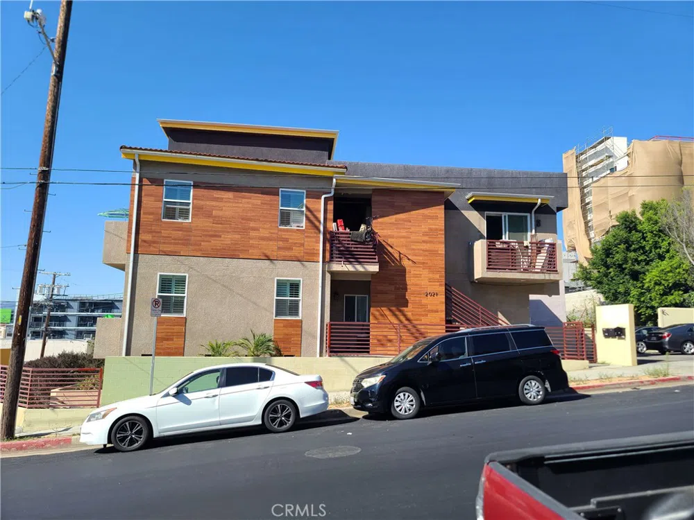 2021 Miramar Street Los Angeles, CA 90057