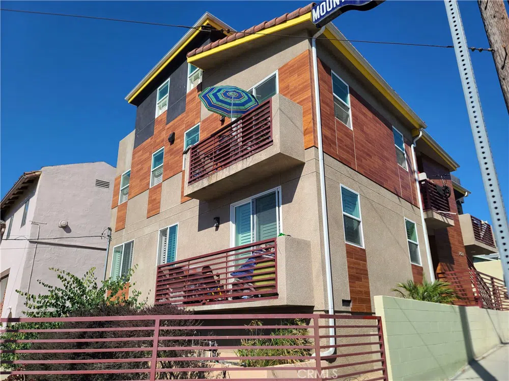 2021 Miramar Street Los Angeles, CA 90057