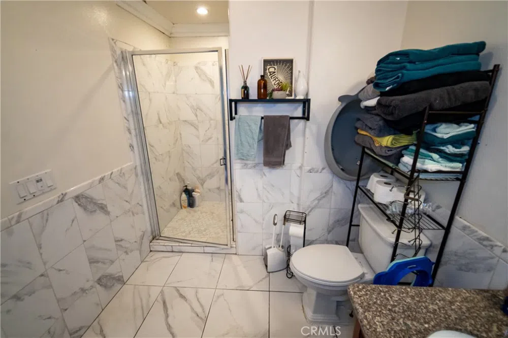2021 Miramar Street Los Angeles, CA 90057