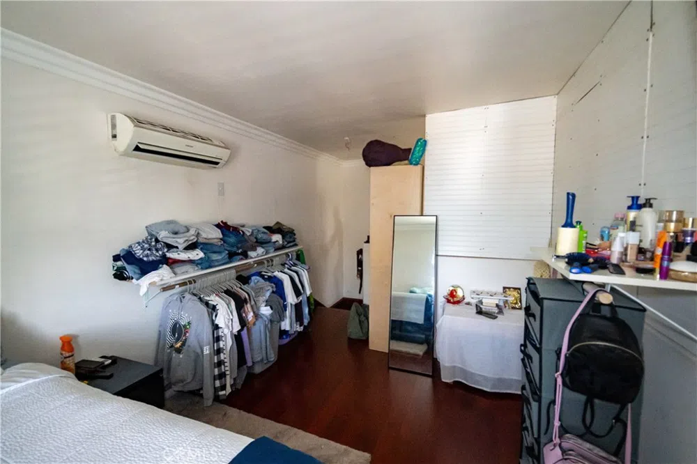 2021 Miramar Street Los Angeles, CA 90057
