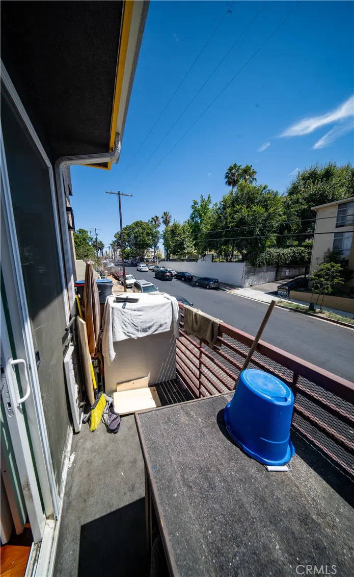 2021 Miramar Street Los Angeles, CA 90057