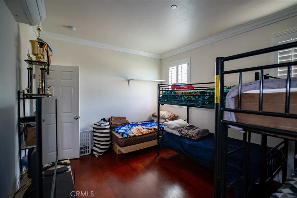 2021 Miramar Street Los Angeles, CA 90057