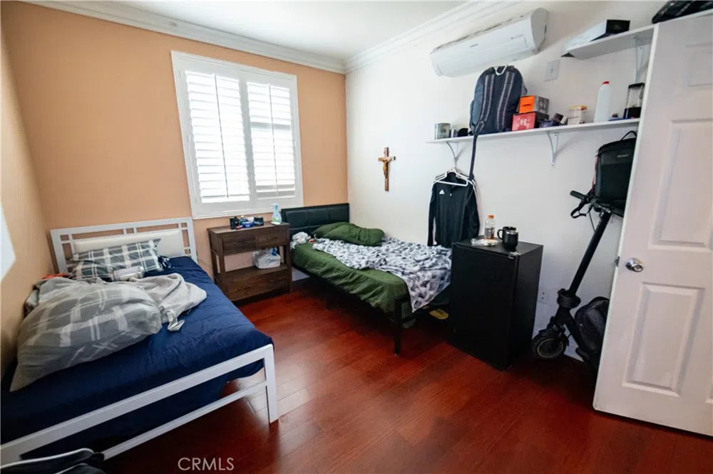 2021 Miramar Street Los Angeles, CA 90057