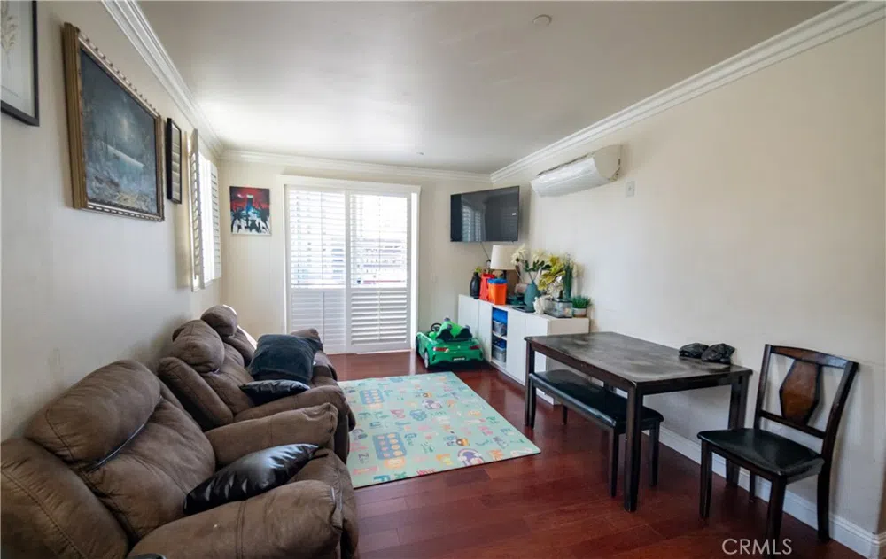 2021 Miramar Street Los Angeles, CA 90057