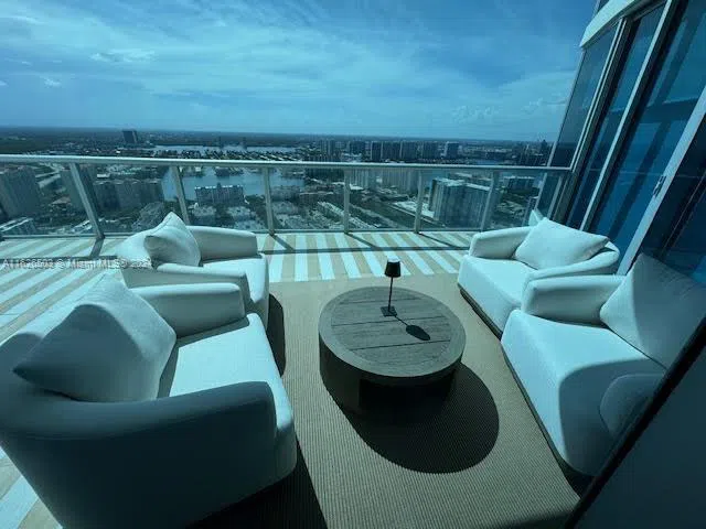 17001 Collins Ave #4504 Sunny Isles Beach, FL 33160