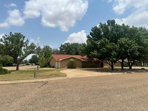 1901 Helen Drive