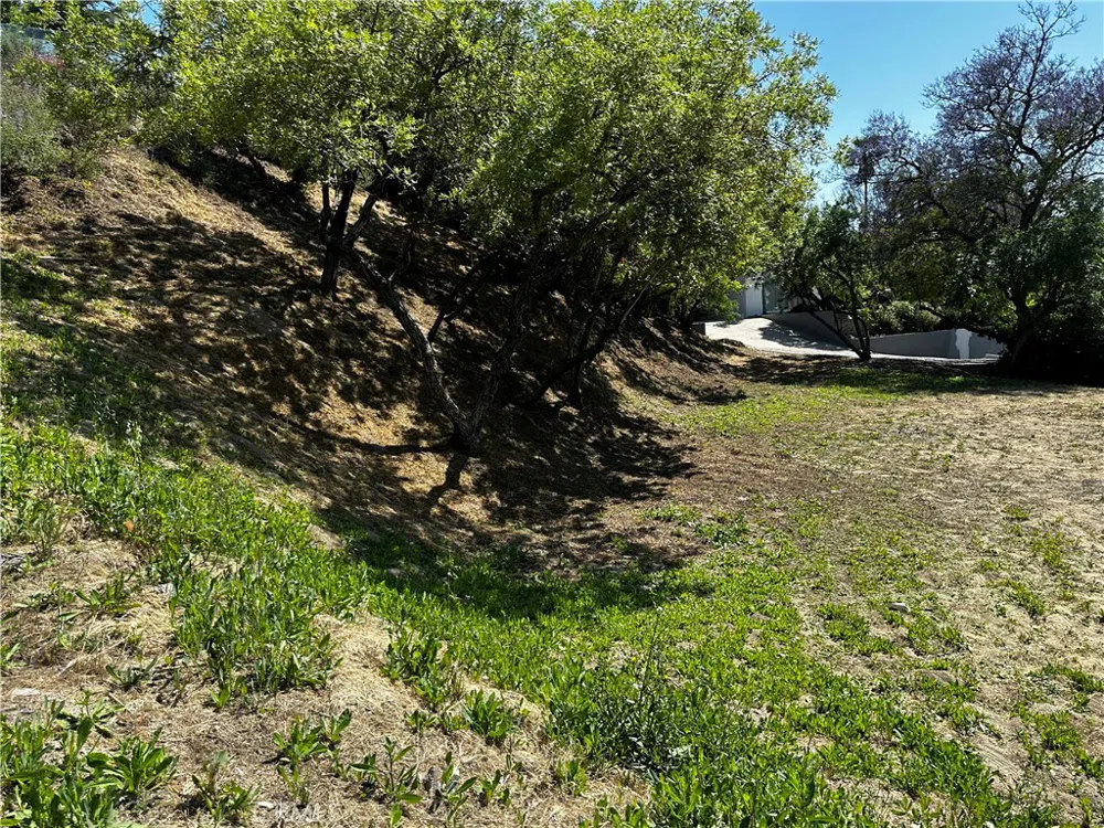 4632 Libbit Avenue Encino, CA 91436