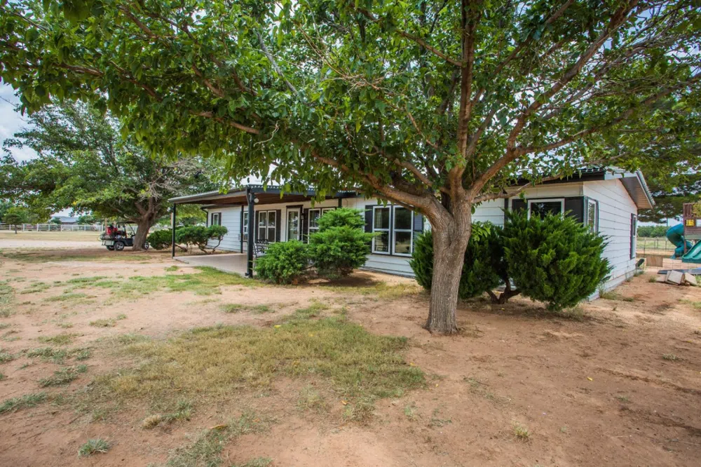 1518 W 15th Street Post, TX 79356
