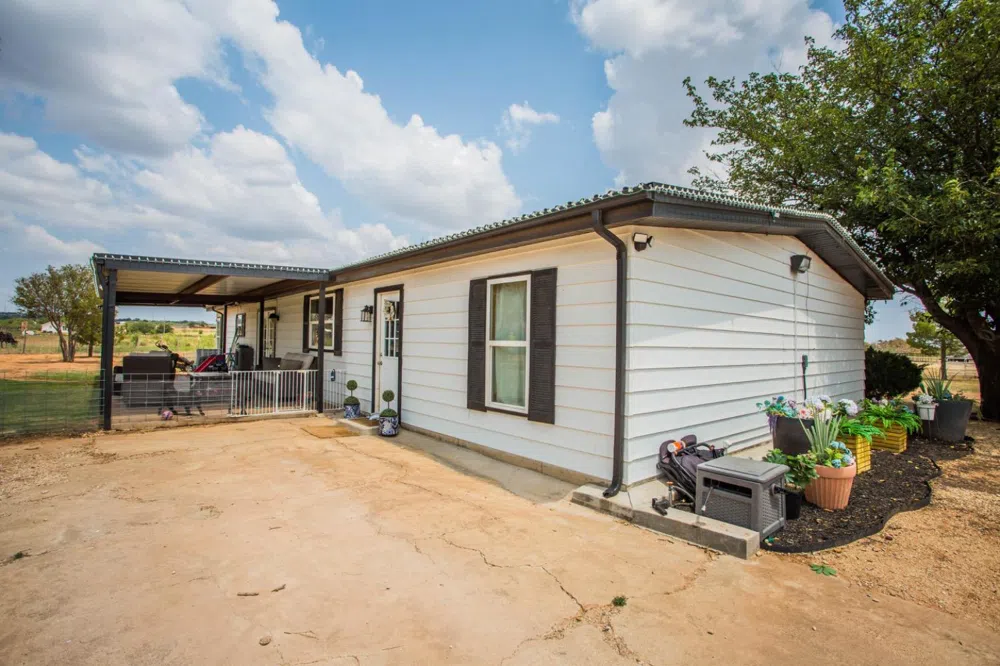 1518 W 15th Street Post, TX 79356