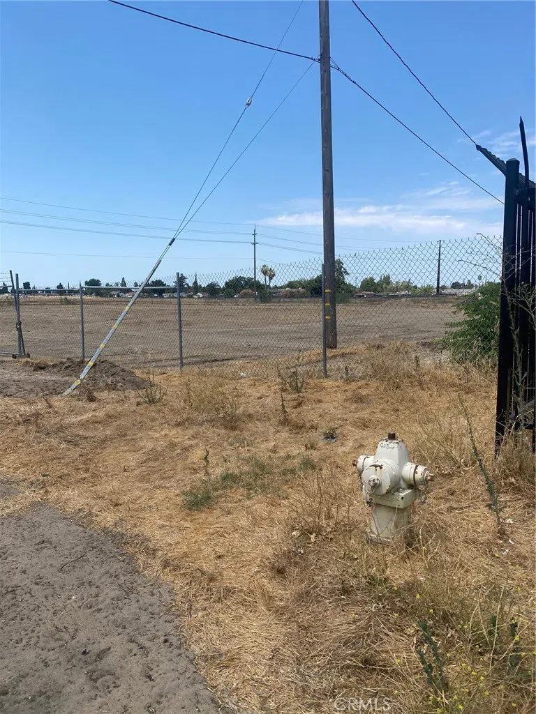 1883 Sycamore Avenue Atwater, CA 95301