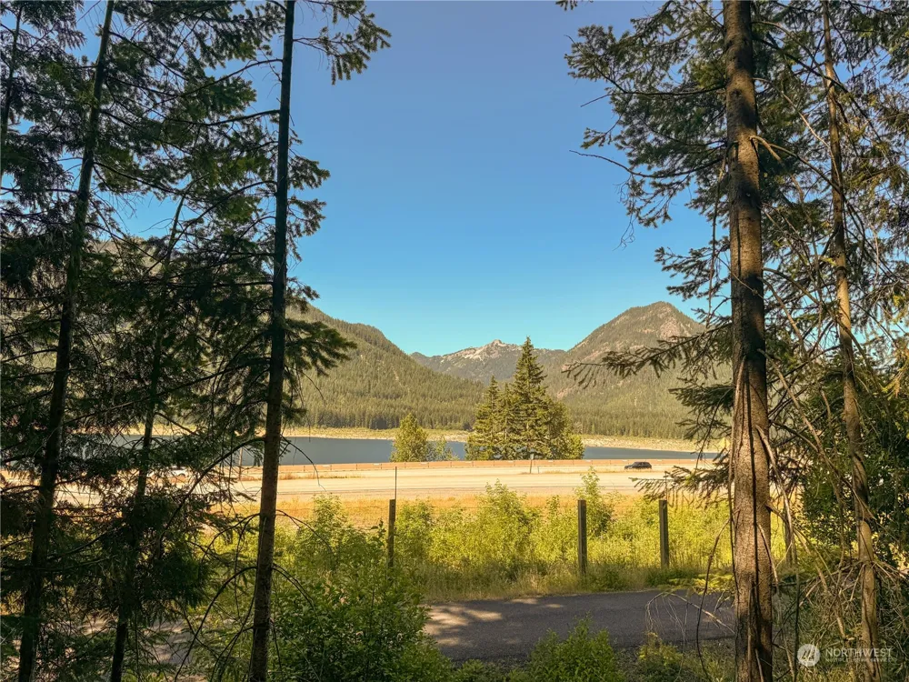 4061 FS RD 4832 Snoqualmie Pass, WA 98068