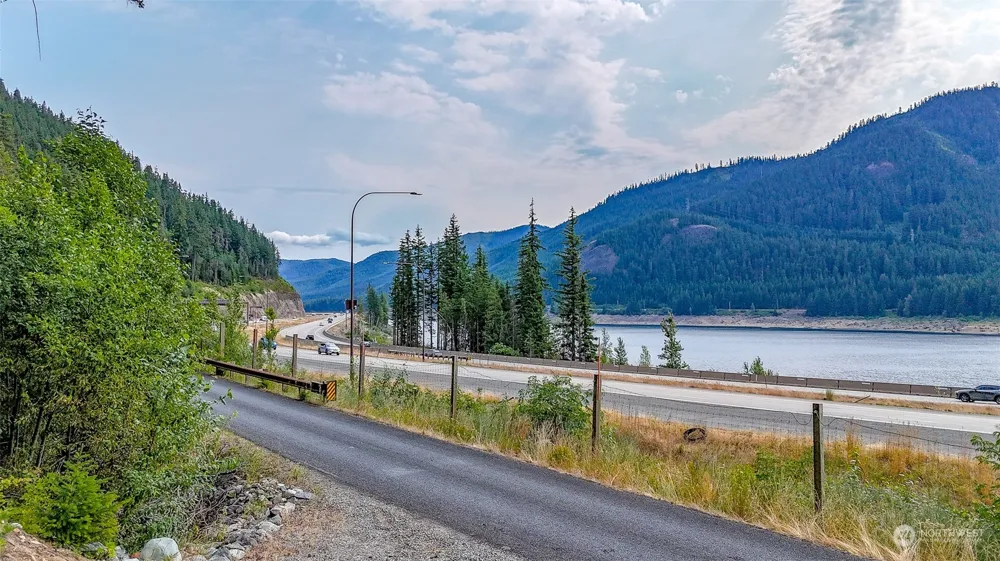 4061 FS RD 4832 Snoqualmie Pass, WA 98068