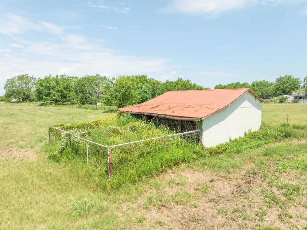 215 Old Highway 90 Loop Schulenburg, TX 78956