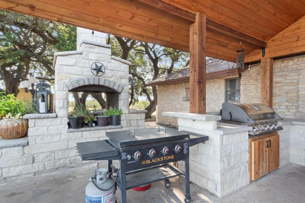 2296 County Road 290 Dublin, TX 76446
