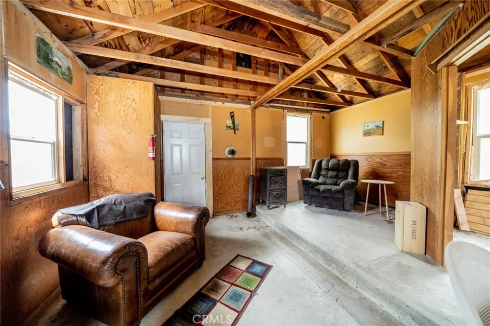 7725 Scenic Drive Pinon Hills, CA 92372