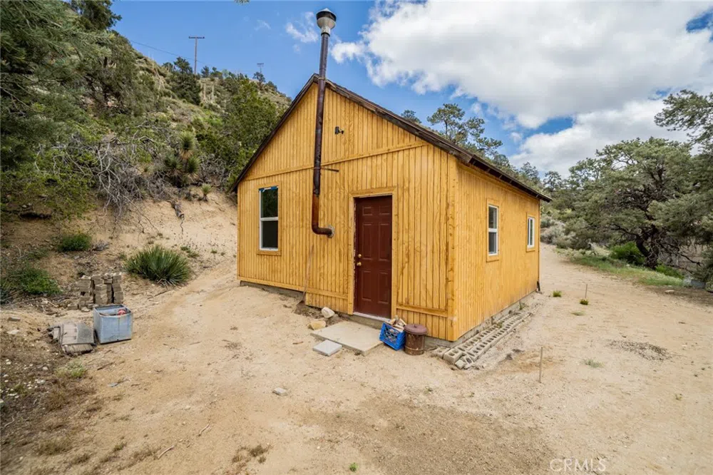 7725 Scenic Drive Pinon Hills, CA 92372