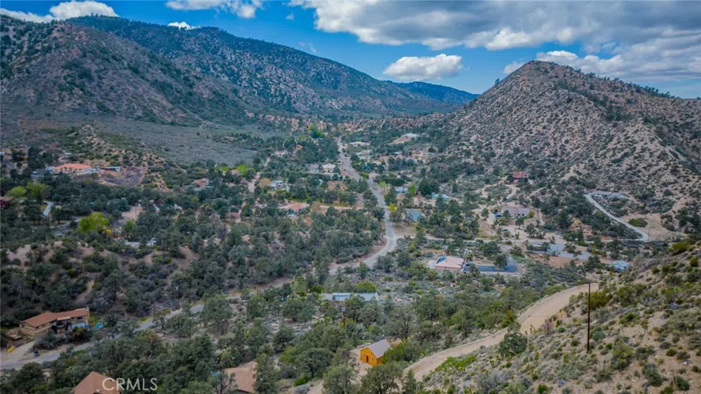 7725 Scenic Drive Pinon Hills, CA 92372