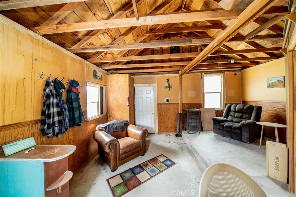 7725 Scenic Drive Pinon Hills, CA 92372