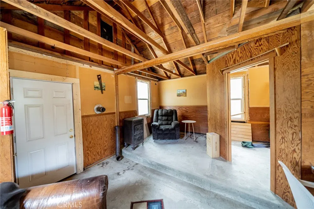 7725 Scenic Drive Pinon Hills, CA 92372