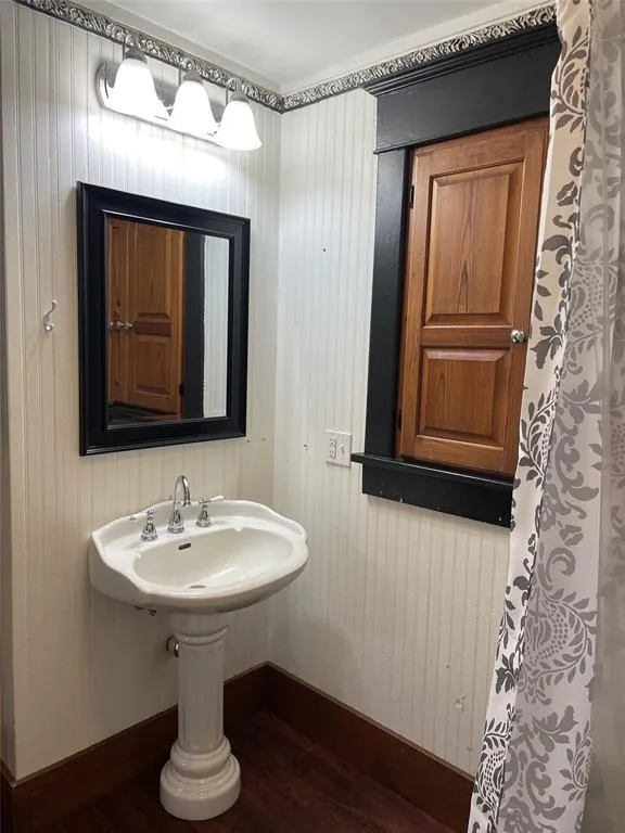 607 2nd Street Honey Grove, TX 75446