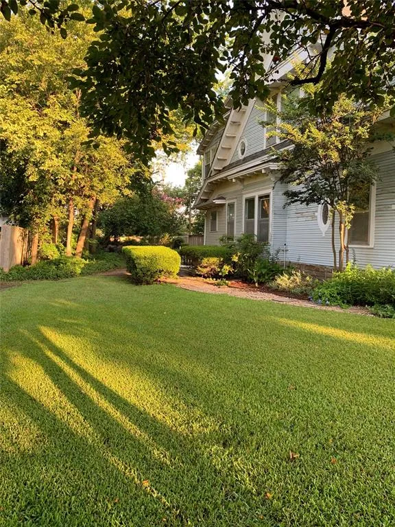 607 2nd Street Honey Grove, TX 75446