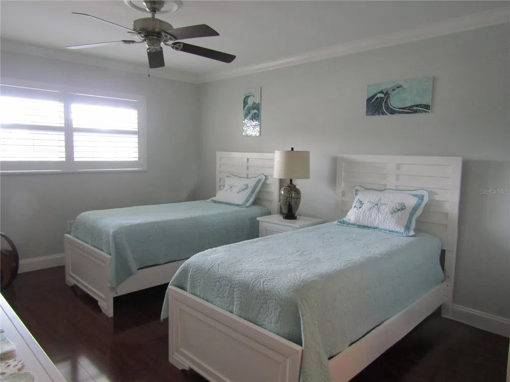 7351 W COUNTRY CLUB DRIVE #202 Sarasota, FL 34243