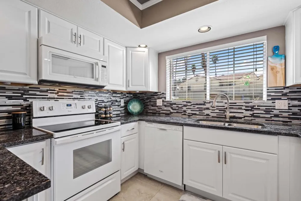 500 S Farrell Drive #P101 Palm Springs, CA 92264