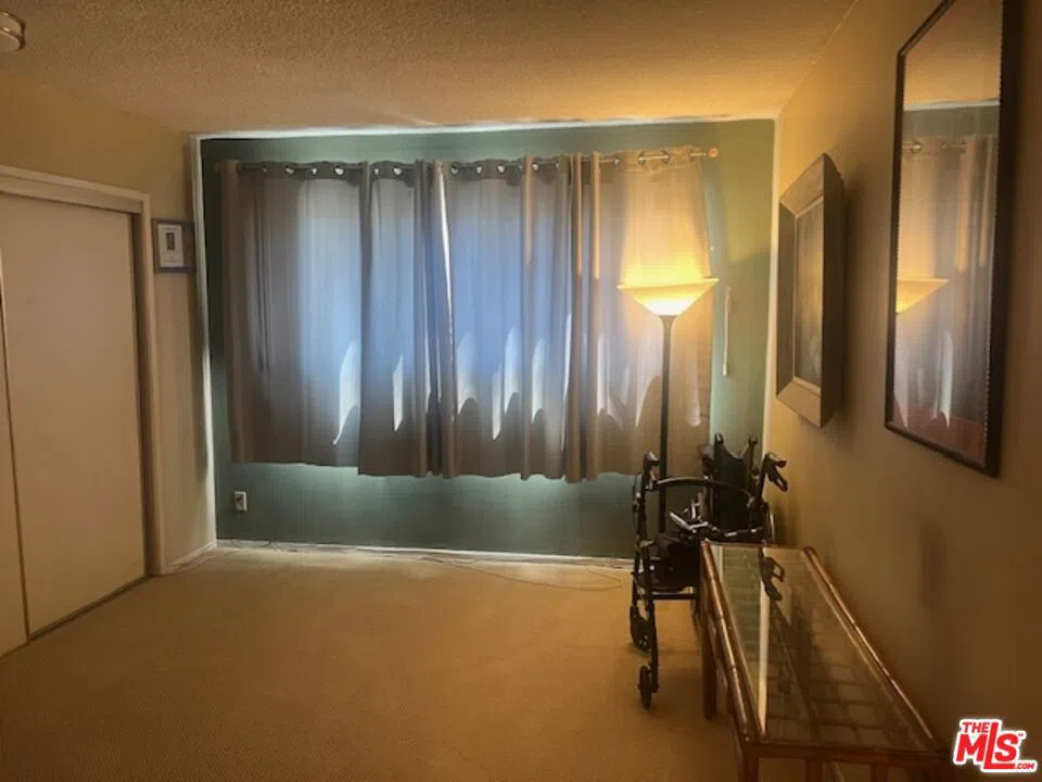 5376 Fairview Boulevard #210 Los Angeles, CA 90056