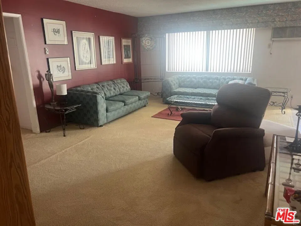 5376 Fairview Boulevard #210 Los Angeles, CA 90056