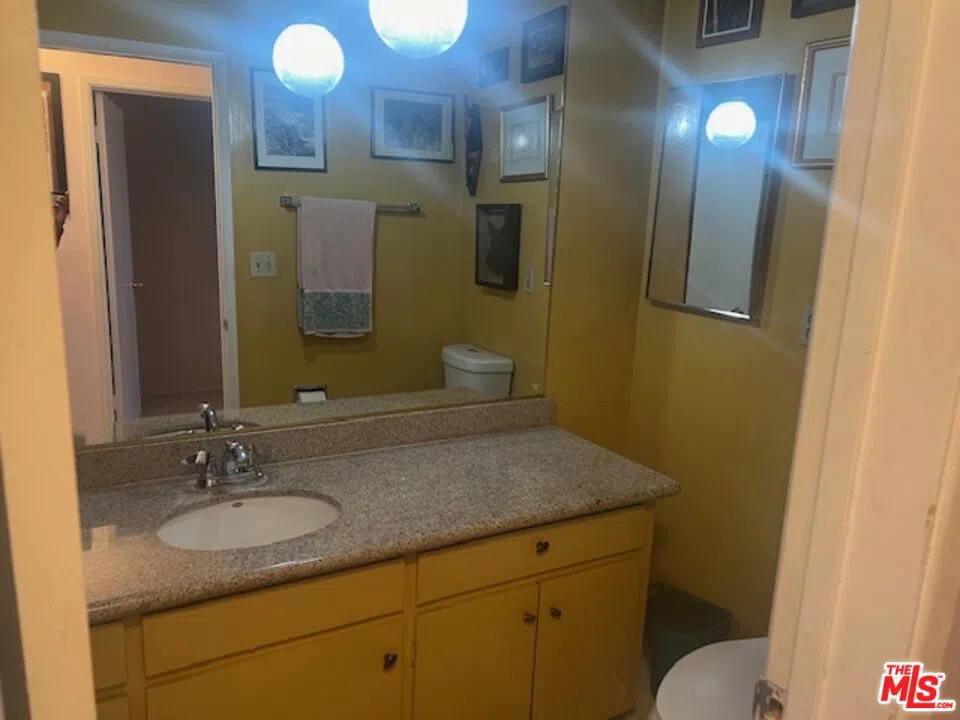 5376 Fairview Boulevard #210 Los Angeles, CA 90056