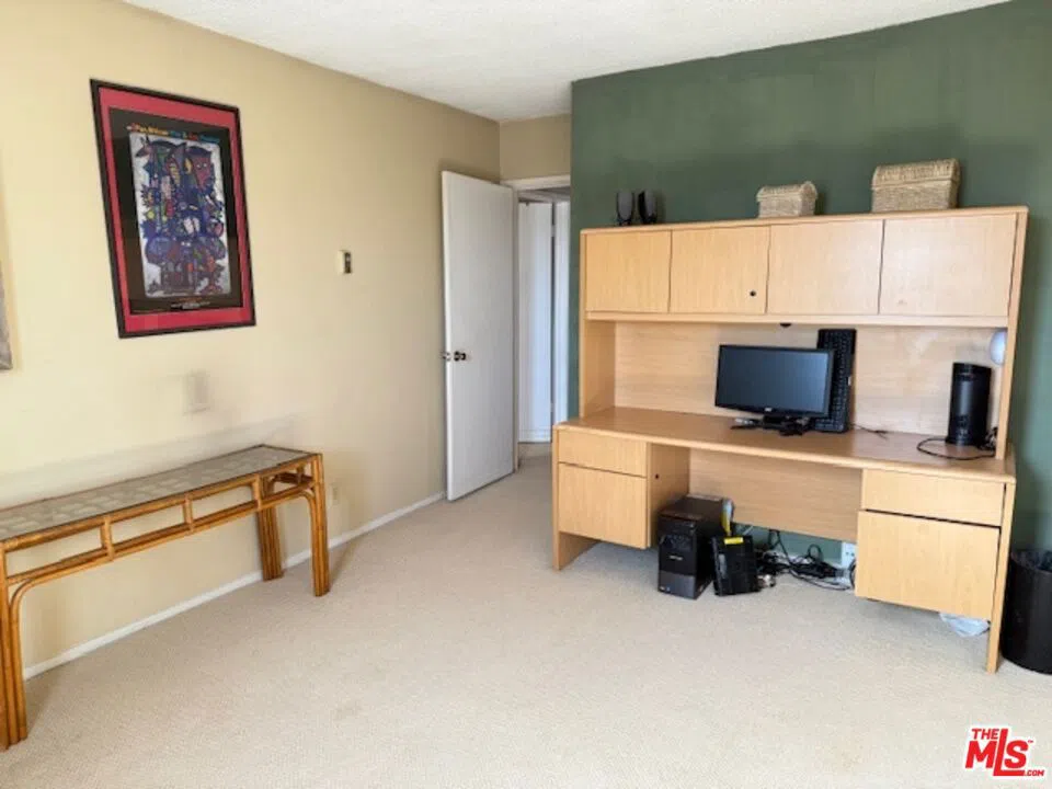 5376 Fairview Boulevard #210 Los Angeles, CA 90056