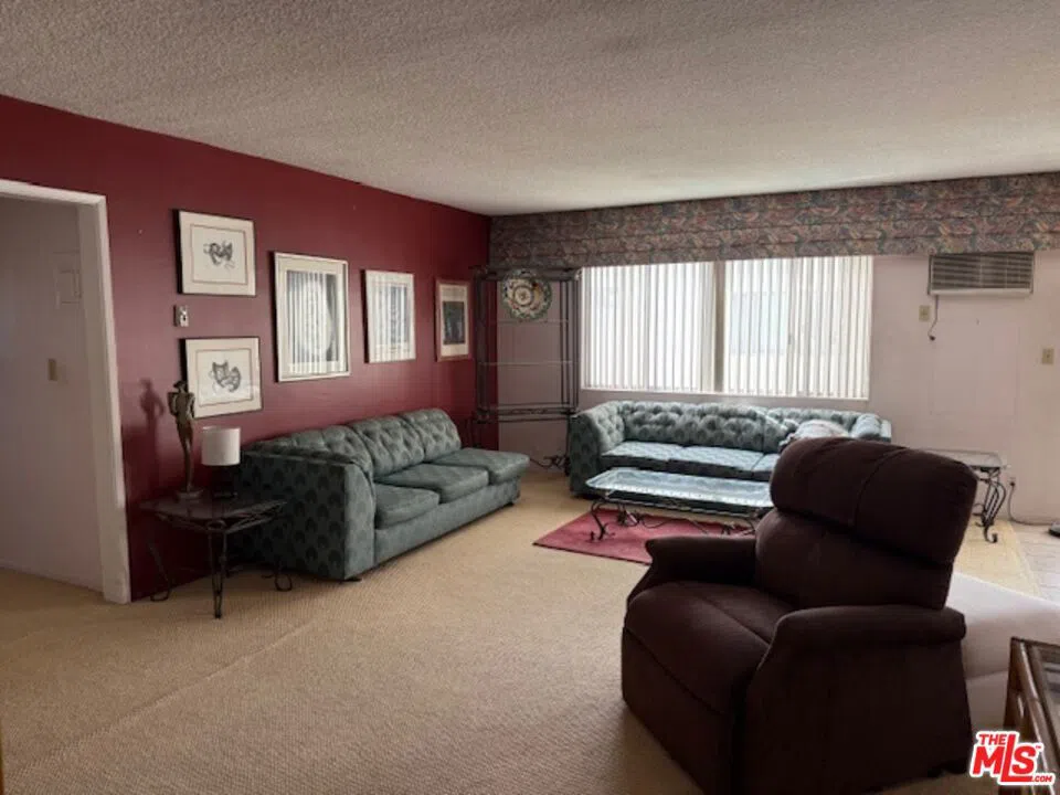 5376 Fairview Boulevard #210 Los Angeles, CA 90056