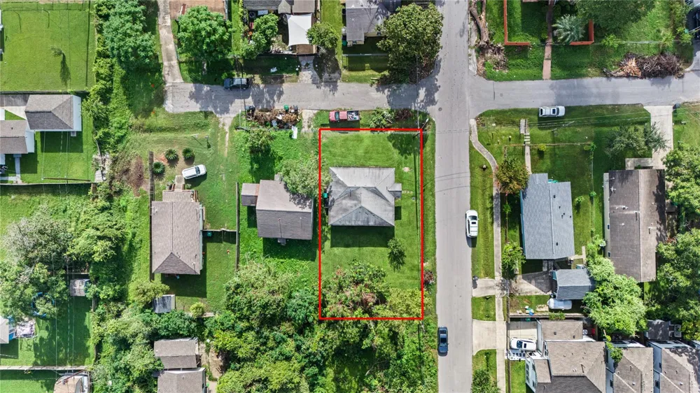 204 Blueberry Street Houston, TX 77018
