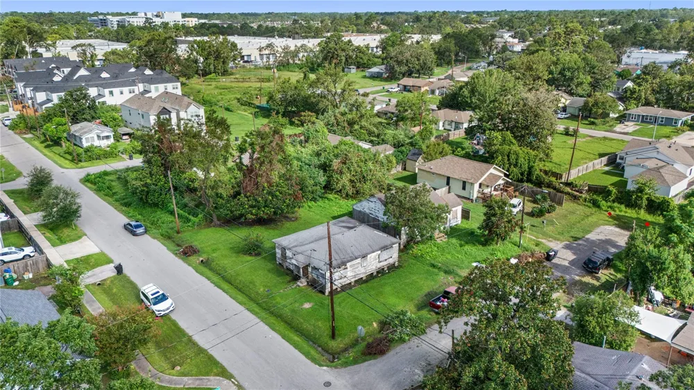 204 Blueberry Street Houston, TX 77018