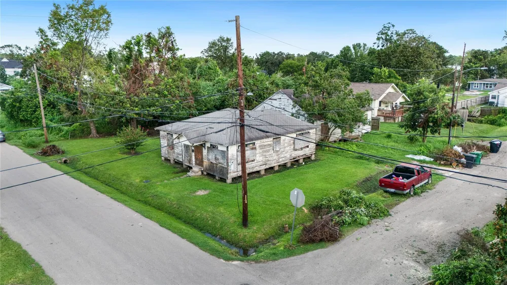 204 Blueberry Street Houston, TX 77018