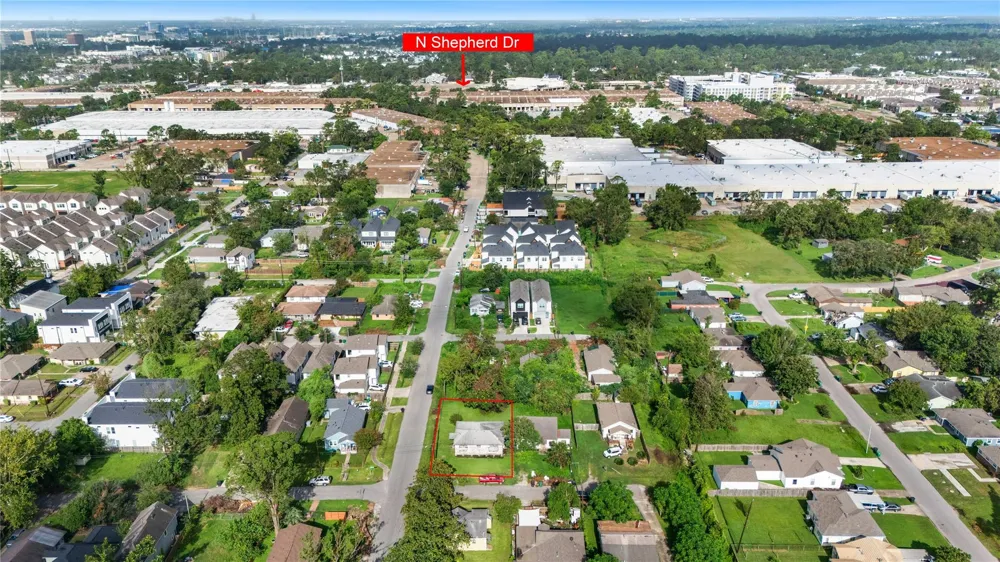 204 Blueberry Street Houston, TX 77018