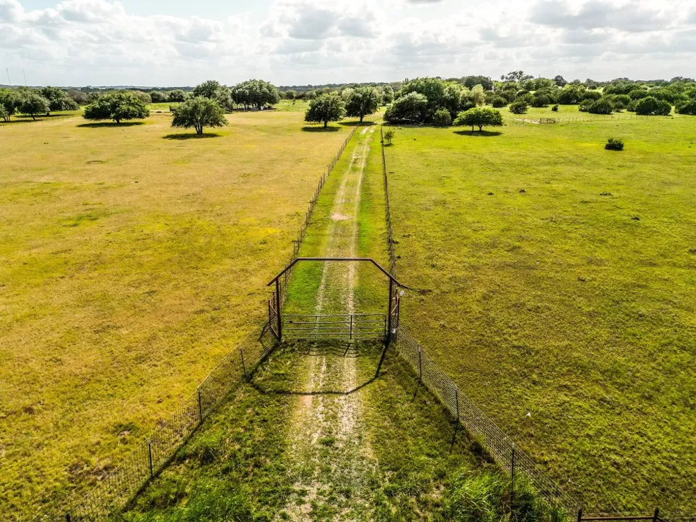 1220 County Road 225 Briggs, TX 78608