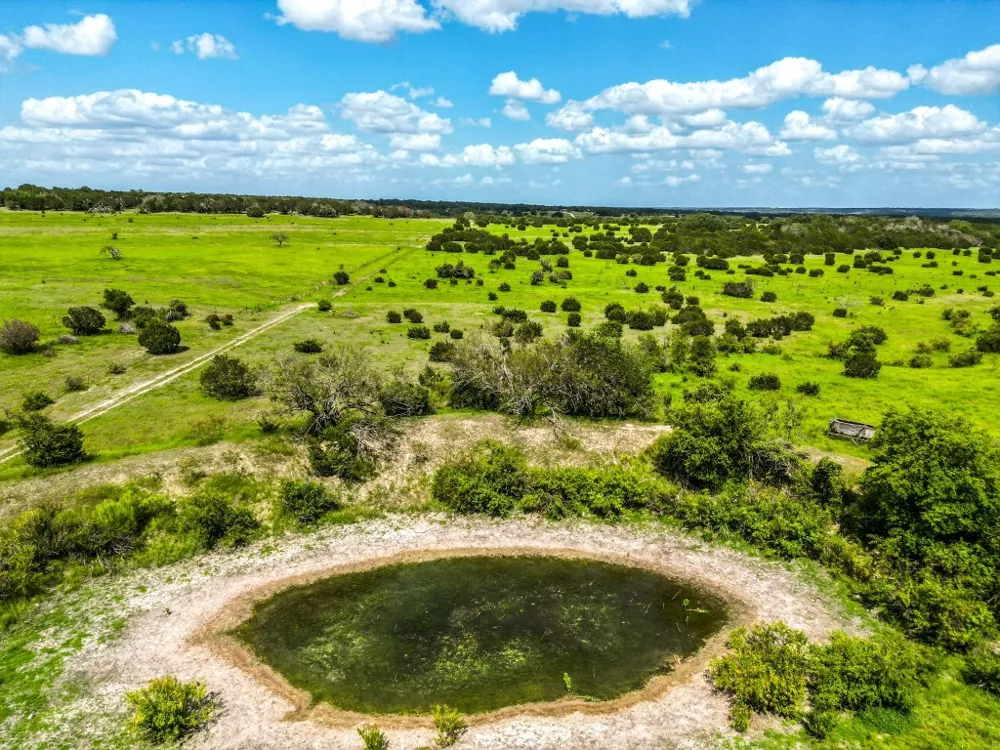 1220 County Road 225 Briggs, TX 78608