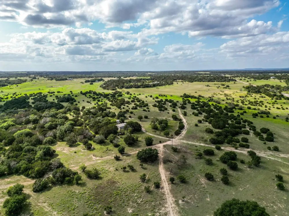 1220 County Road 225 Briggs, TX 78608