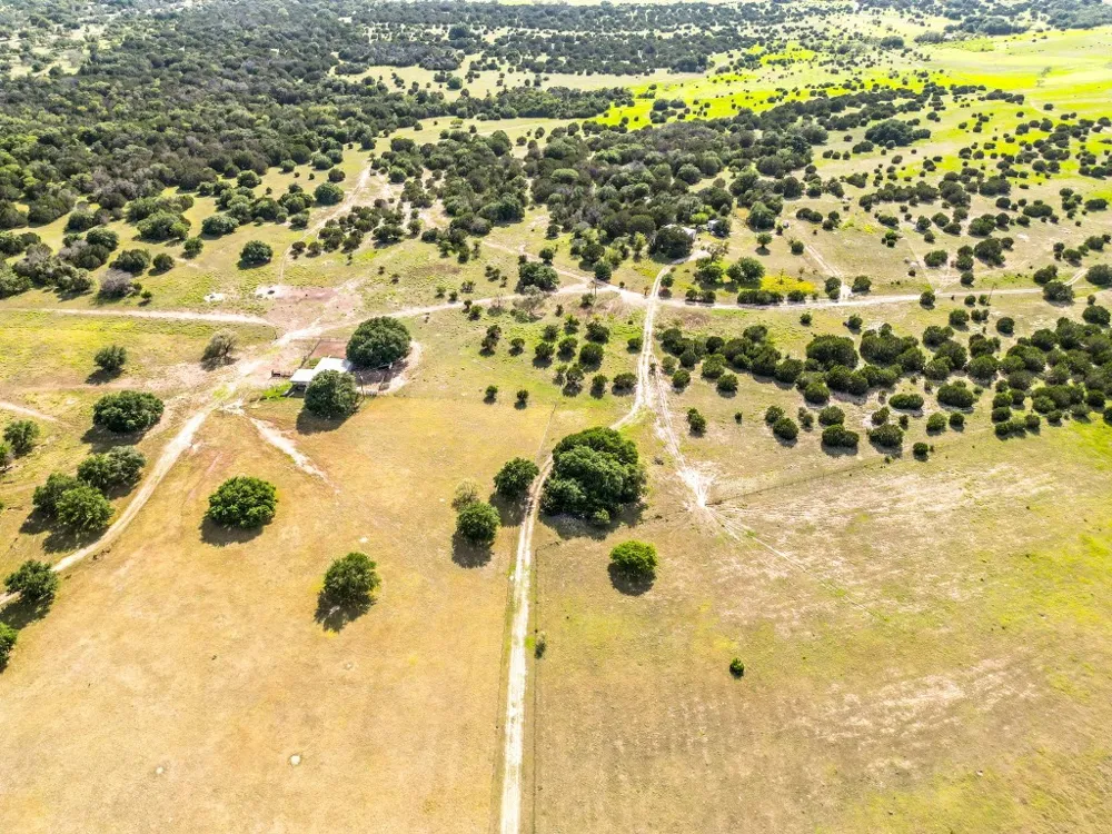 1220 County Road 225 Briggs, TX 78608