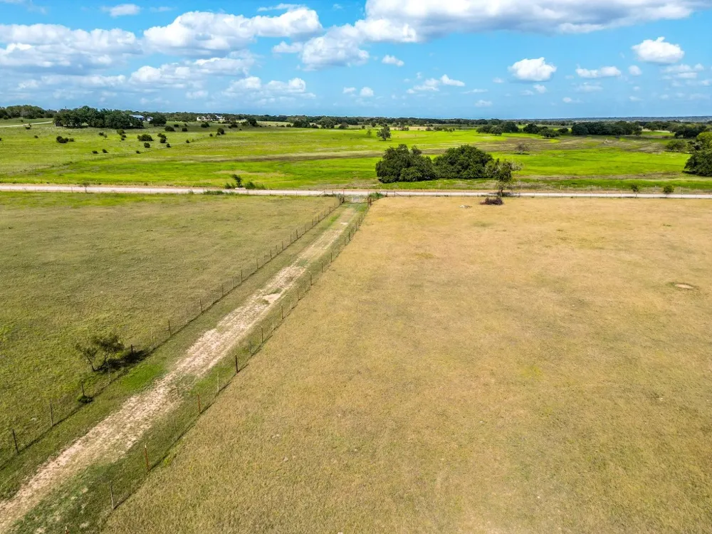 1220 County Road 225 Briggs, TX 78608