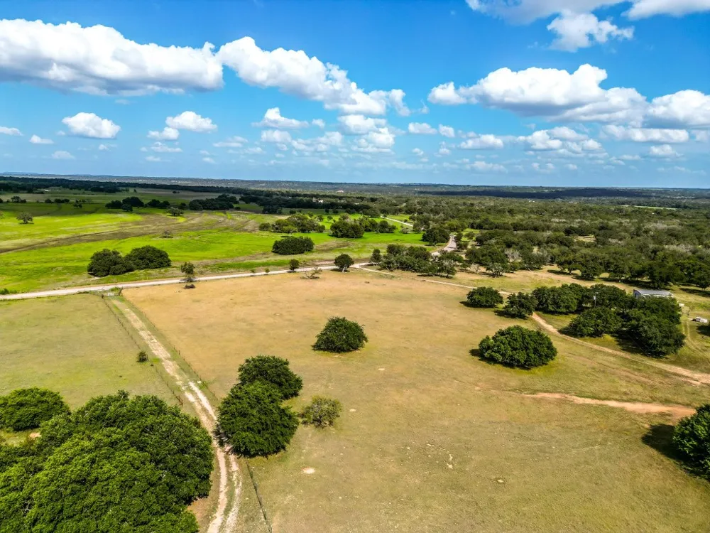 1220 County Road 225 Briggs, TX 78608