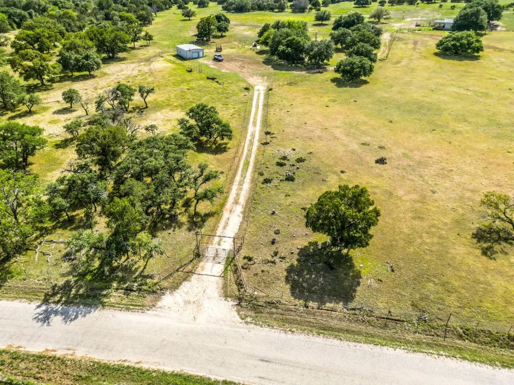 1220 County Road 225 Briggs, TX 78608