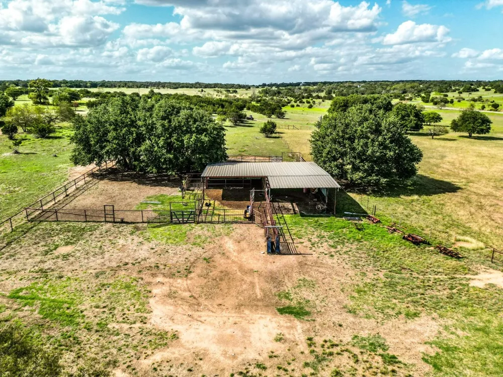 1220 County Road 225 Briggs, TX 78608
