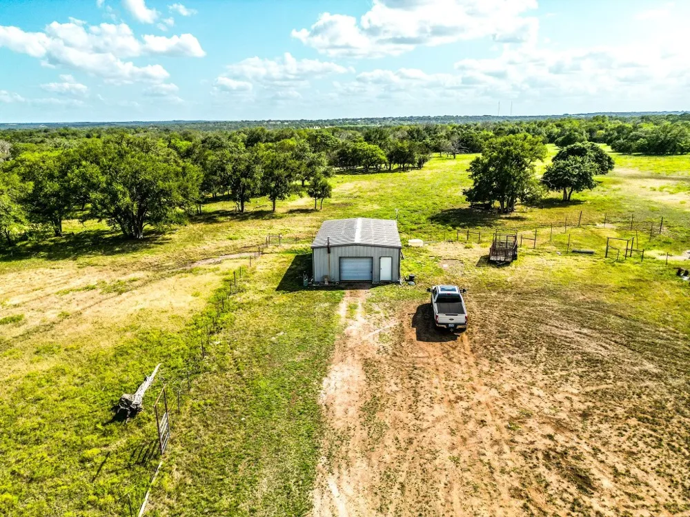 1220 County Road 225 Briggs, TX 78608